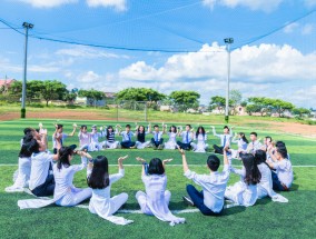 旋耕机上的温情，接女孩回家的感人故事