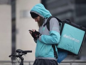 成千上万的顾客试图在网站和应用程序上订餐，Deliveroo倒闭了