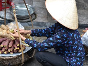 女子十元盒饭，四十道菜品随心选