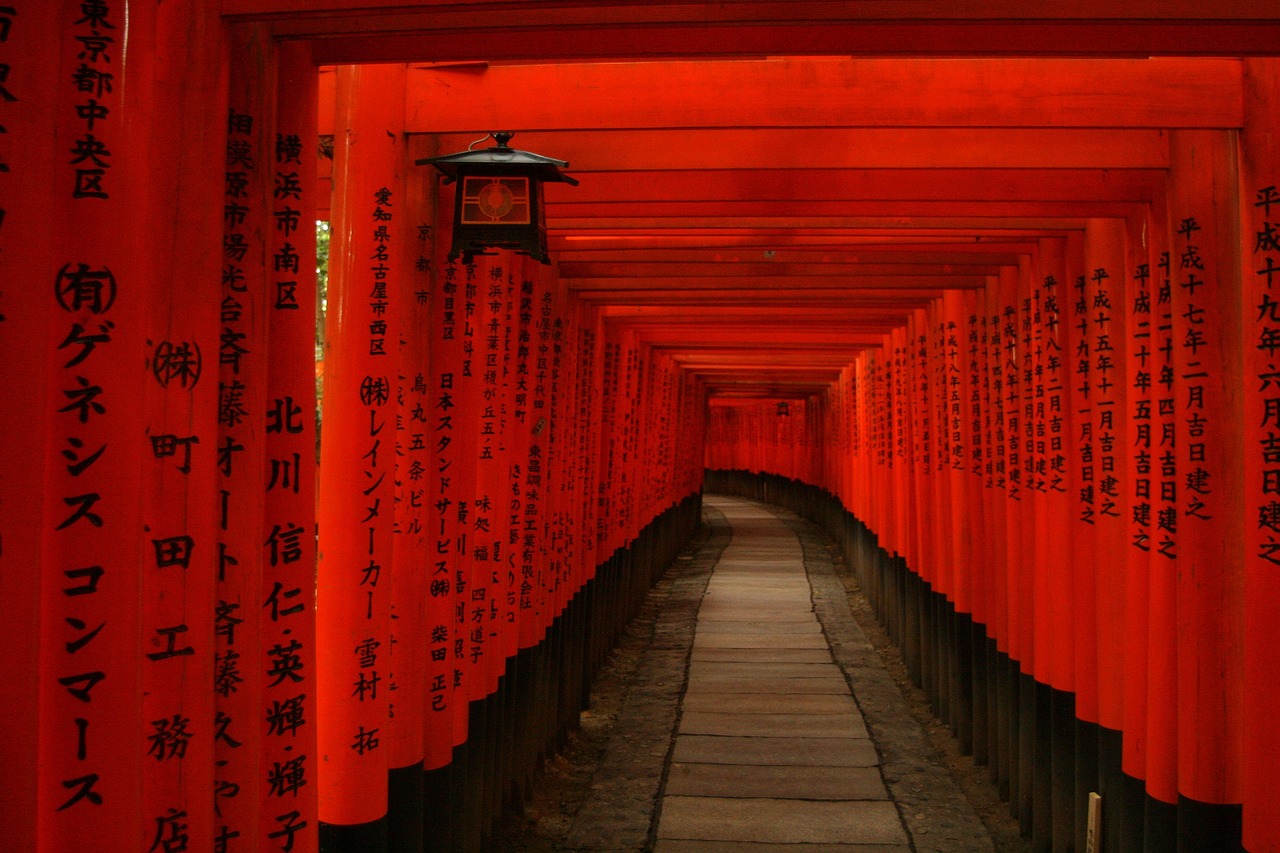 日本首相向靖国神社供奉祭品，历史纷争、争议焦点与未来走向分析